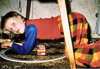 Picture of Armin in strange trousers