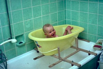 Picture of Armin taking a bath